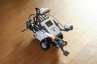 <span class="mw-page-title-main">Lego Mindstorms NXT</span> Programmable robotics kit