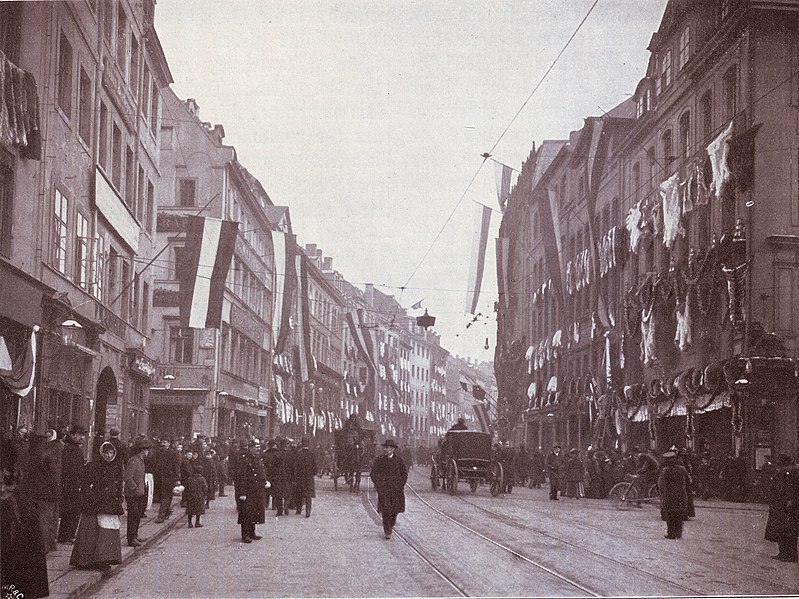 File:Leipzig Bruehl zur Pelz-Messe.jpg