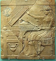 Relief din Locri cu Persefona deschizând Liknon Mystikon, cu Adonis înăuntru.