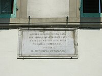 Lungarno delle Grazie, de plaque tommaseo.JPG