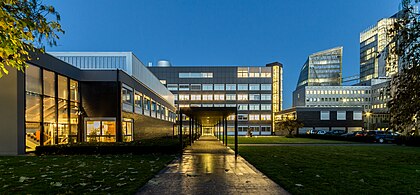 Edifício de escritórios da Westdeutsche Lotterie, em Munster, Alemanha. (definição 4 500 × 2 100)