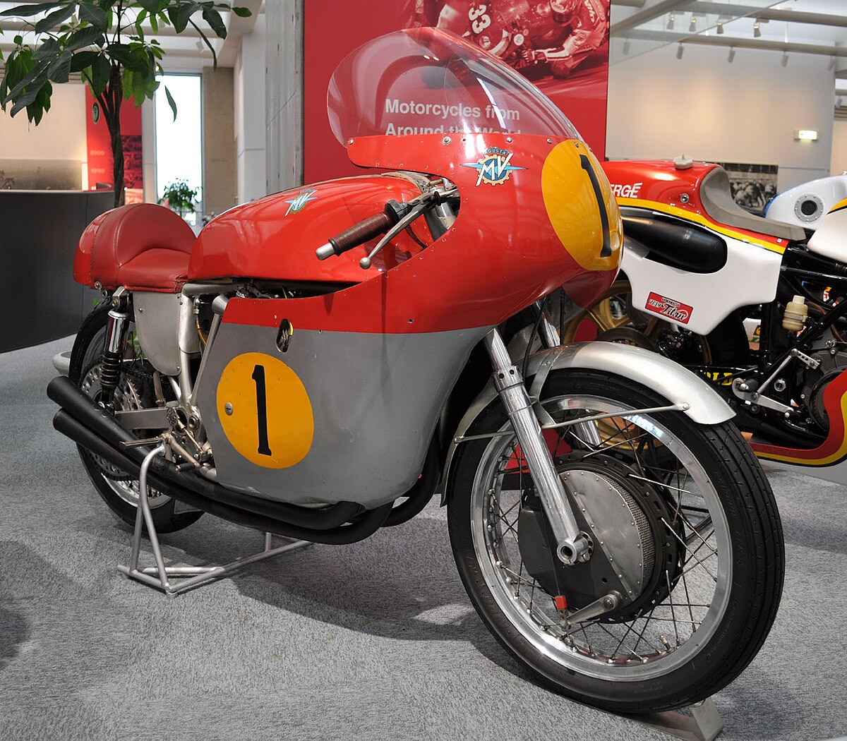 ファイル:MV Agusta 500-4.jpg - Wikipedia