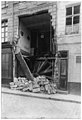 Maison - Destruction par un obus d'une maison de la rue Méaulens - Arras - Médiathèque de l'architecture et du patrimoine - APD0000075B.jpg