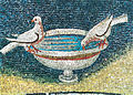Colombes s'abreuvant, symbole du baptême.