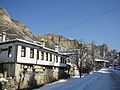 Une maison à Melnik en hiver