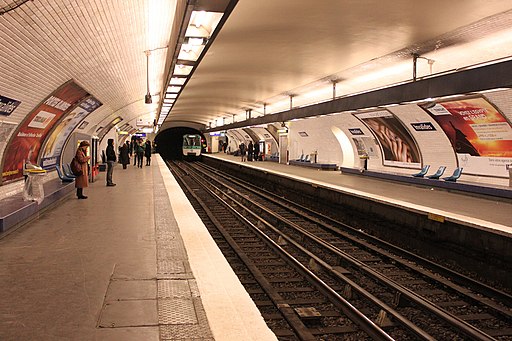 Metro Paris - Ligne 8 - Station Invalides (3)