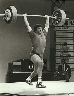 Майкл Дэвис ауыр атлет 1984.jpg