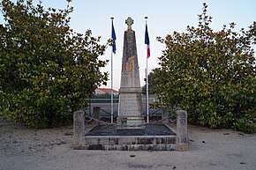 Monument aux morts de Saint-Avaugourd-des-Landes (vue 2, Éduarel, 25 juin 2016).jpg
