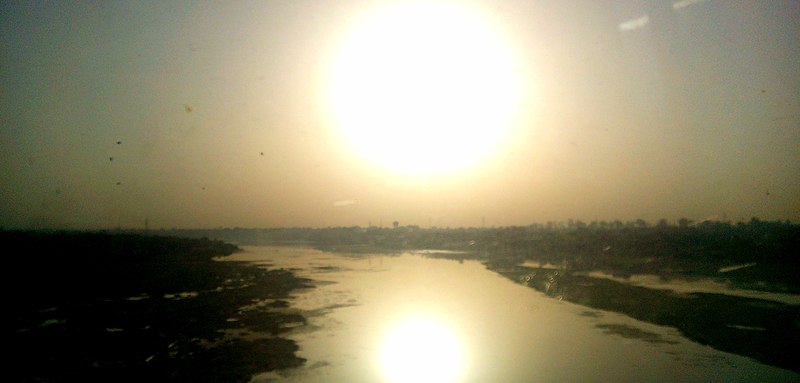 File:Morning sun at chambal river.jpg