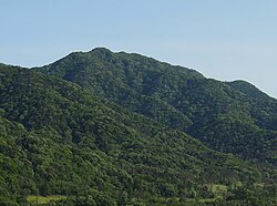 敦賀市山泉から見た岩籠山