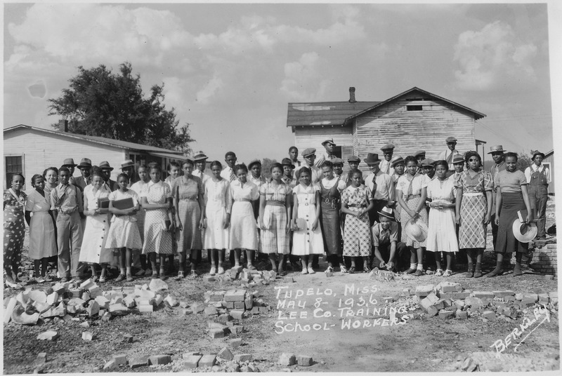 File:NYA-"Lee County Training School(Negro)"-Tupelo, Mississippi-group receiving student aid - NARA - 195368.tif