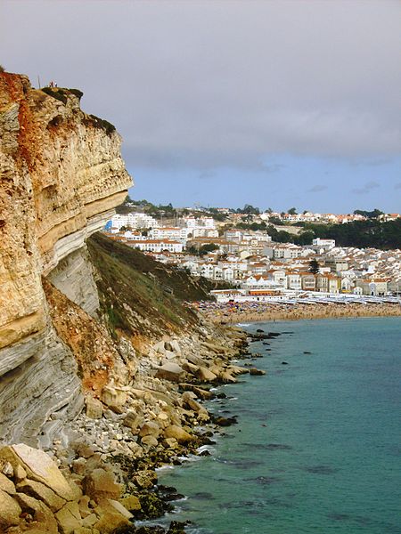 File:Nazare falesia.jpg