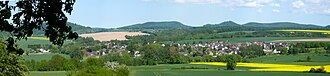 Blick vom Hang des Burgbergs nach Osten auf Negenborn