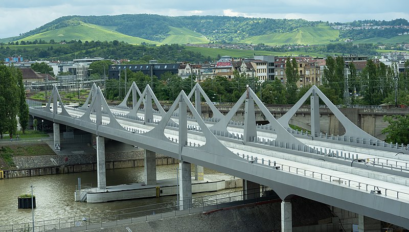 File:Neue Neckarbrücke-pjt4.jpg