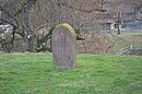 Niederursel, Alter jüdischer Friedhof, Gedenkstein.JPG