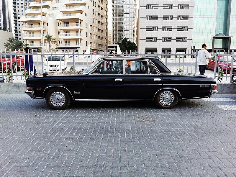 File:Nissan President H250 (Bahrain) Side.jpg