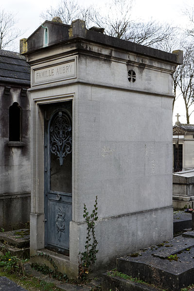 File:Père-Lachaise - Division 42 - Aubry 01.jpg