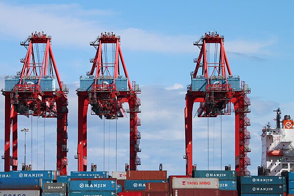 Image: POLB Cranes