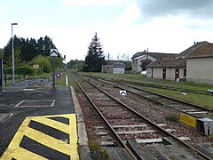 Les voies en direction de Saint-Sulpice-Laurière.