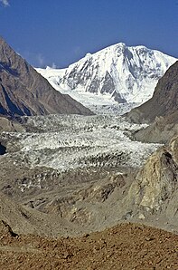 Passu-gletsjeren med den østlige flanke af Pasu Diar i baggrunden