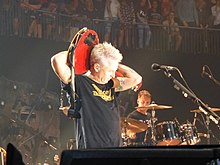 Guitarist Mike McCready at the O2 Arena, London on June 18, 2018 PearlJam02London2018.jpg