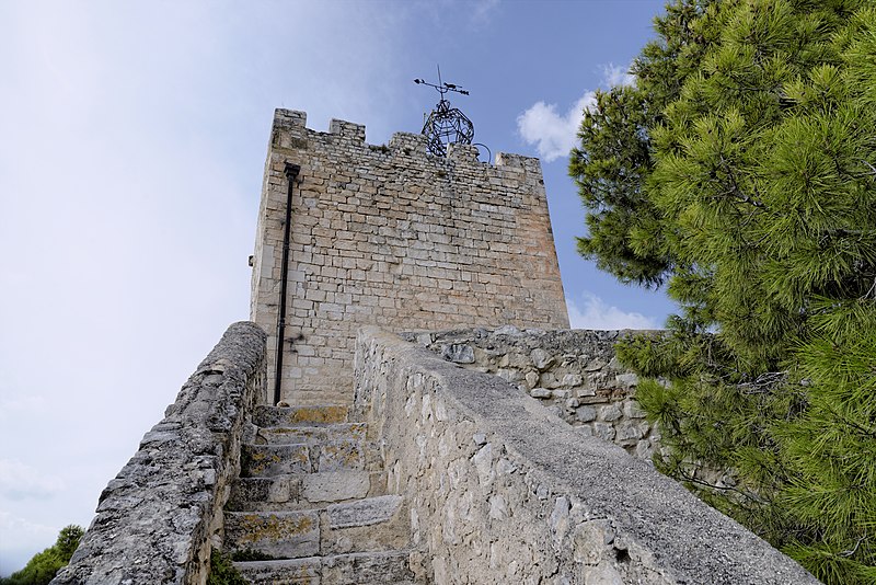 File:Pernes-les-Fontaines Tour de l'Horloge 02.jpg