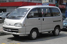 Perodua Rusa (generasi pertama, pertama facelift) (depan), Kajang.jpg