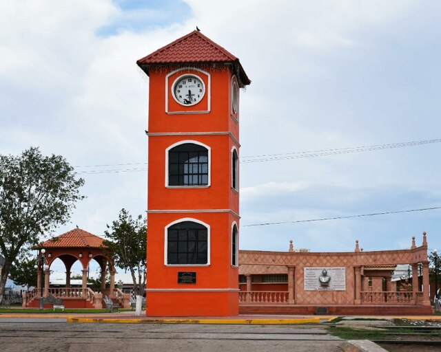 Plaza del Reloj in Miguel Ahumada