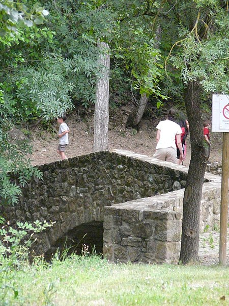 File:Pont de la Font de la Vila P1190189.jpg