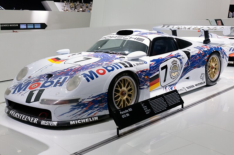 File:Porsche 911 GT1-96 front-left Porsche Museum.jpg