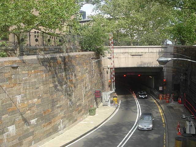 Manhattan portal