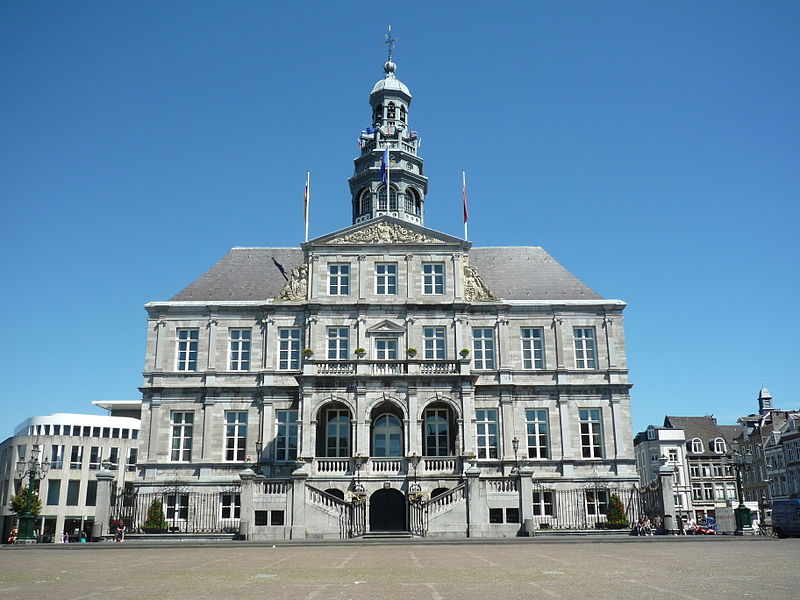 File:Rathaus-Maastricht.JPG