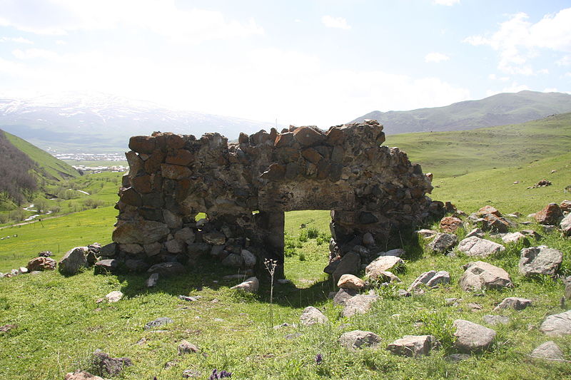 File:Red or Mkher Monastery 46.jpg