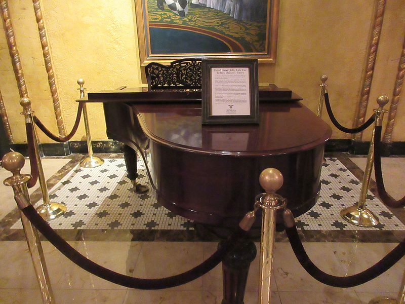 File:Roosevelt Hotel Lobby New Orleans May 2017 04.jpg