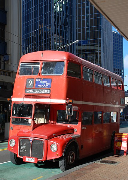 File:Routemaster bus RM1670 (4HIRE2), The English Rose Tour, Wellington, New Zealand.jpg