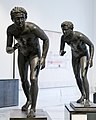 Esculturas de bronce de corredores da Vila dos Papiros de Herculano, agora no Museo Arqueolóxico Nacional de Nápoles