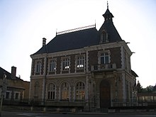 Saint-Florentin (Yonne) - Town hall.jpg