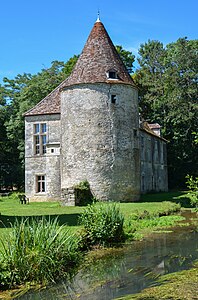 Vue de la tour Saint-Jean et du château