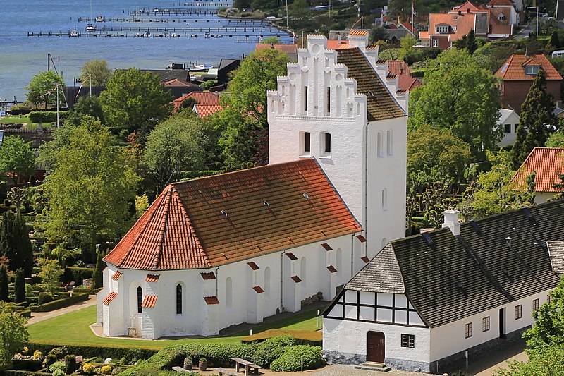 File:Sankt Jørgens Kirke seen from Svendborgsund bridge (cropped).jpg