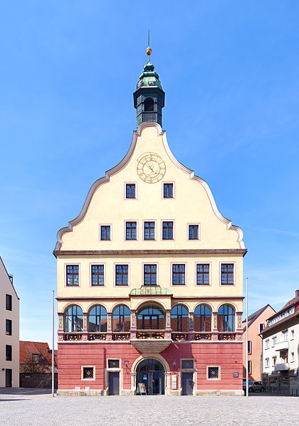 File:Schwörhaus Ulm Frontansicht.jpg