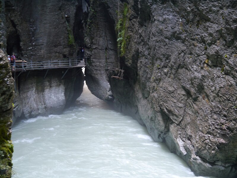 File:Schweiz Aareschlucht 68.JPG