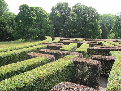 Scone Palace Grounds, The Murray Star Maze 01