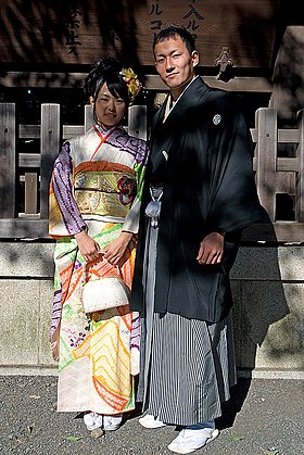 現代和服国民礼装：振袖与紋付羽织袴