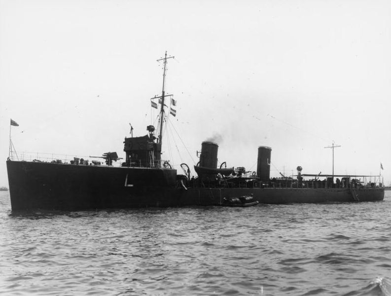 File:Ships of the Royal Navy Pre 1914 RP2433.jpg