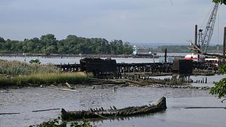 Shooters Island island in Newark Bay in New York and New Jersey, United States