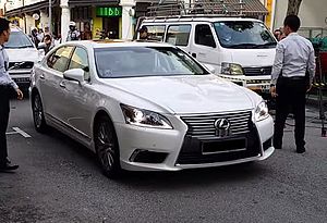 Singapore Prime Minister Car 2014.jpg