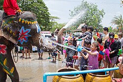 חגיגות חג הסונגקראן שחל מדי שנה בתאילנד מ-13 עד 15 באפריל