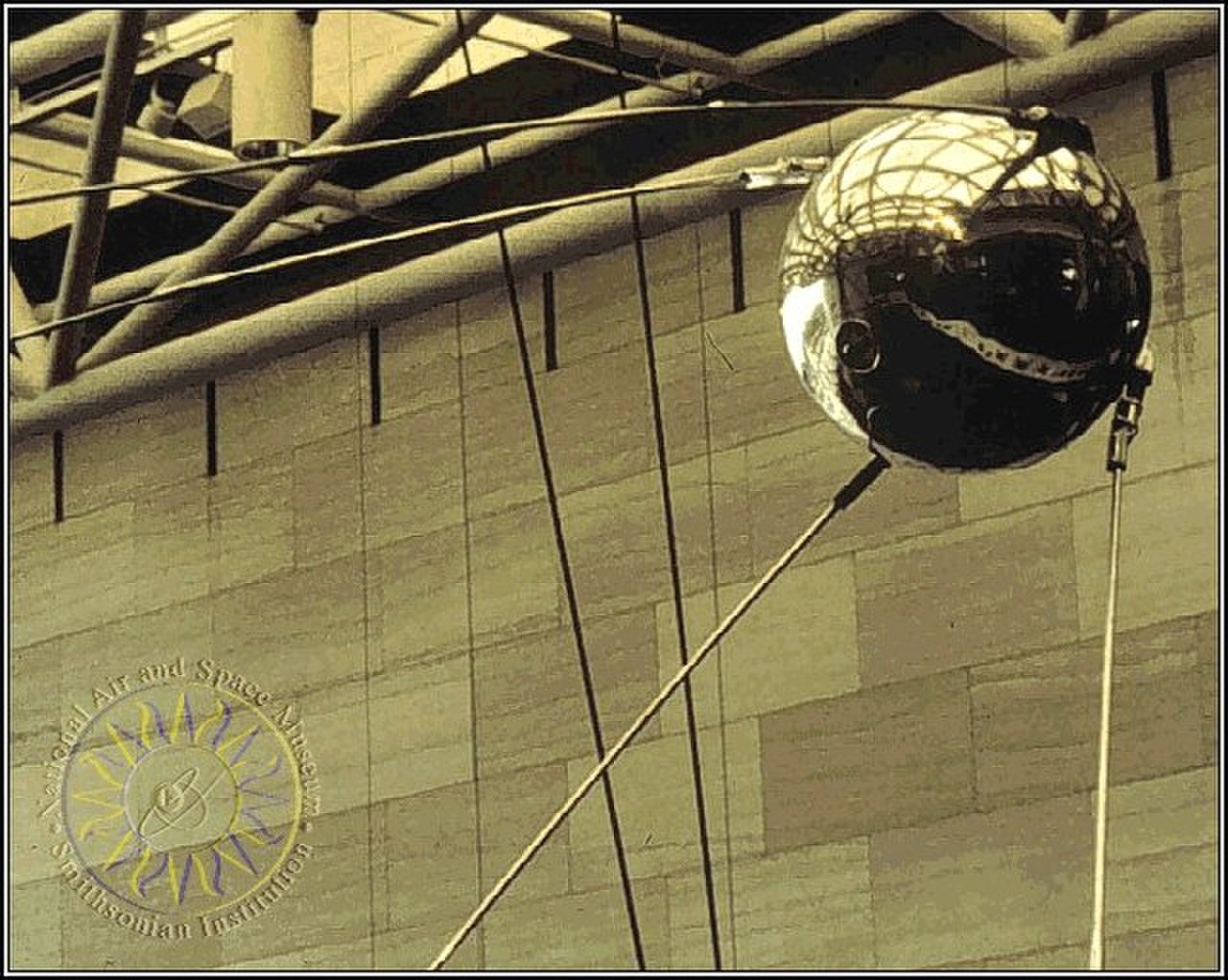 Первый спутник земли сша. Первый Спутник. Искусственный Спутник земли 1957. Искусственный Спутник картинки. Спутник 99.