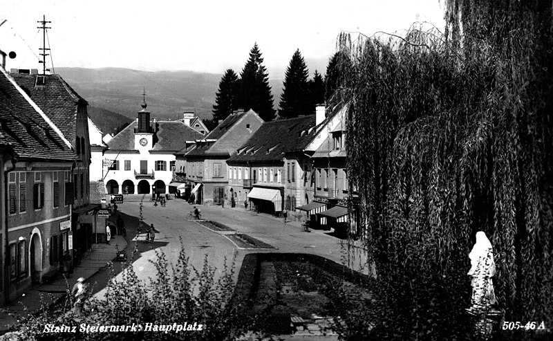 File:Stainz Hauptplatz um 1952.jpg