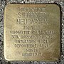 Miniatuur voor Bestand:Stolperstein Zeven Lange Straße 36 Siegfried Neugarten.jpg